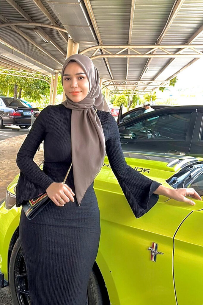 mia_razak9 Selebgram Mia Razak Malay Hijab Seksi Dress Ketat