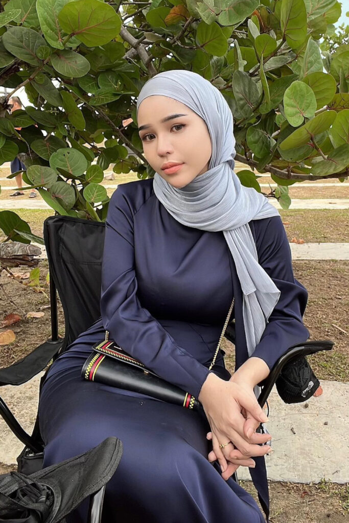 mia_razak9 Selebgram Mia Razak Malay Hijab Seksi Gamis