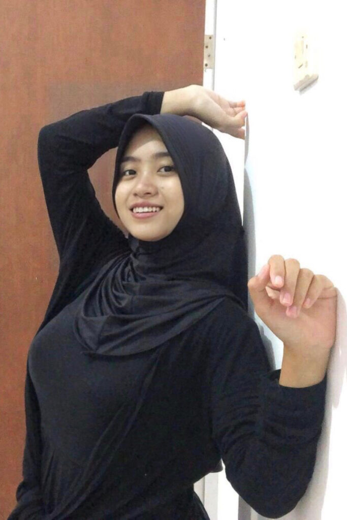 BAiti Masher seksi Empuk Pose pasrah