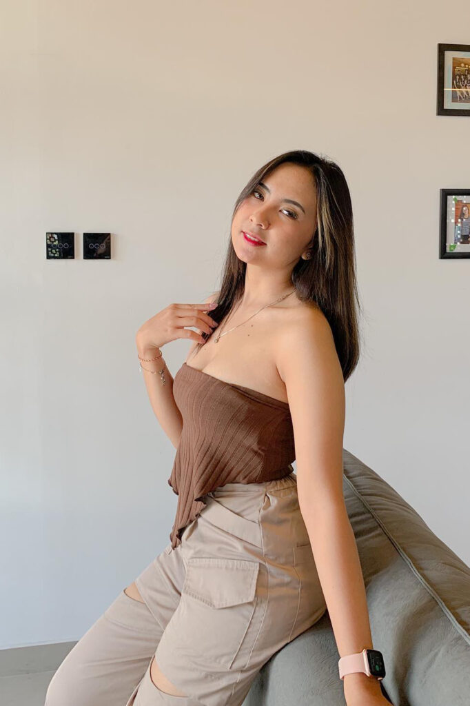Avita Karina Good Ponsel Angel Seksi Chindo Bali