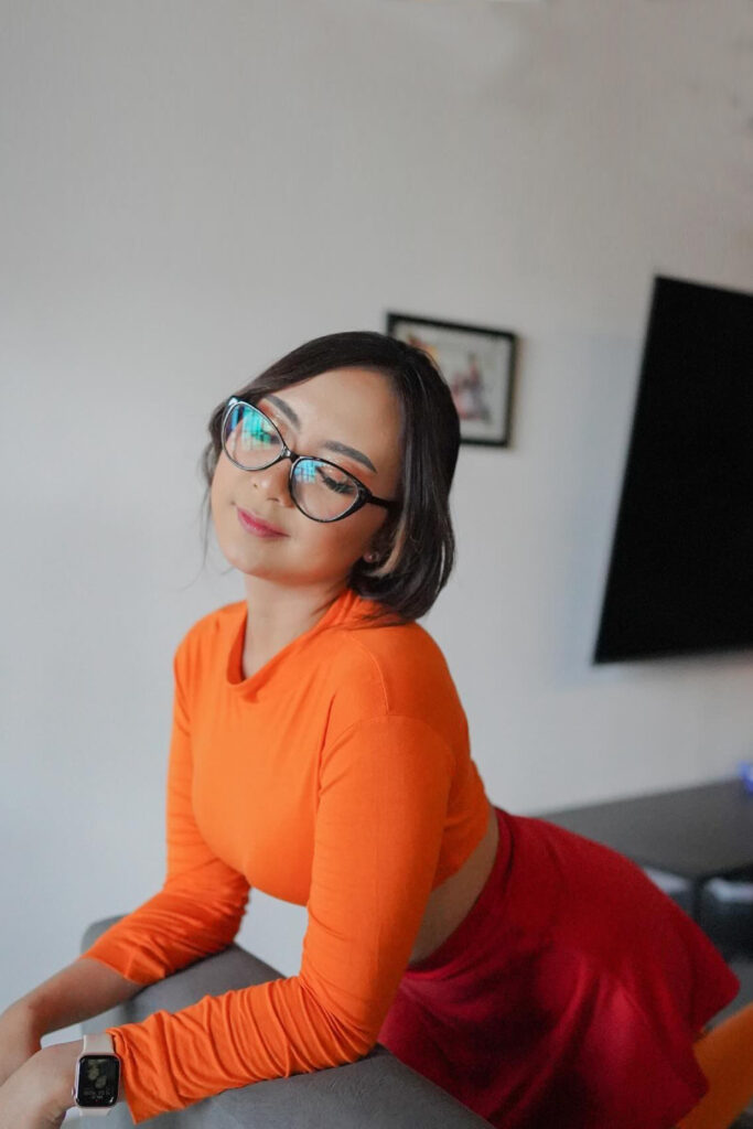 Avita Karina Good Ponsel Angel Seksi Cosplay Velma Scooby Doo