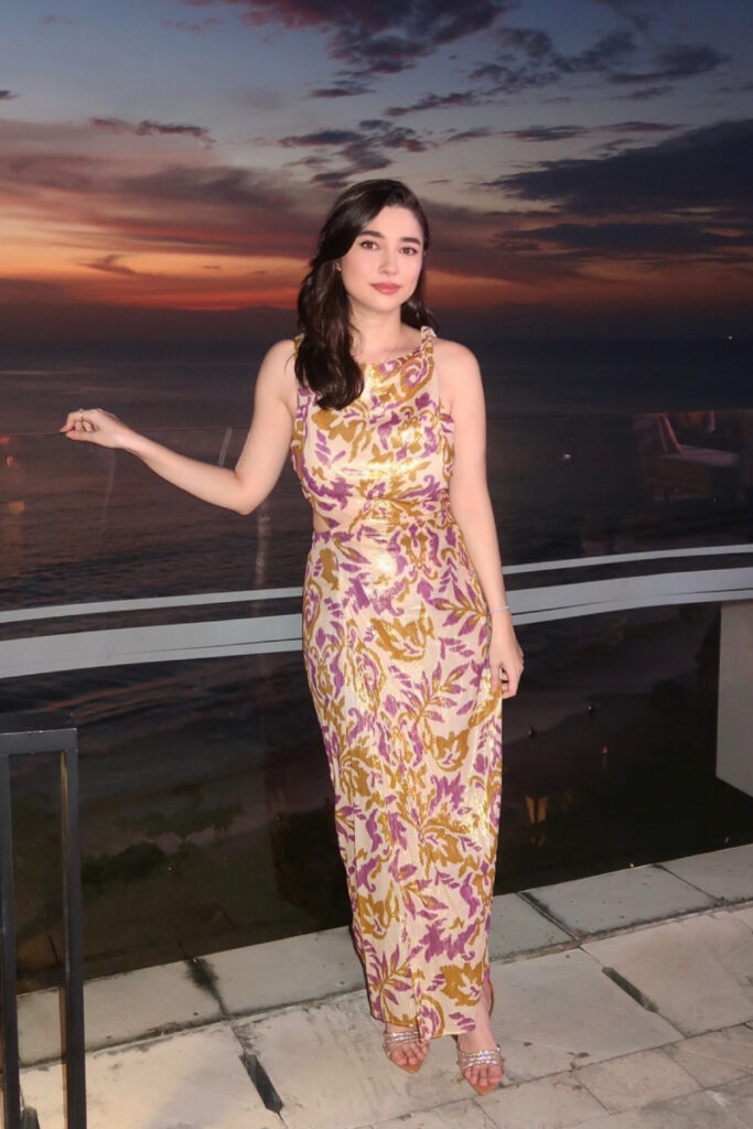 Foto Seksi Amanda Rigby Dress ketat seksi
