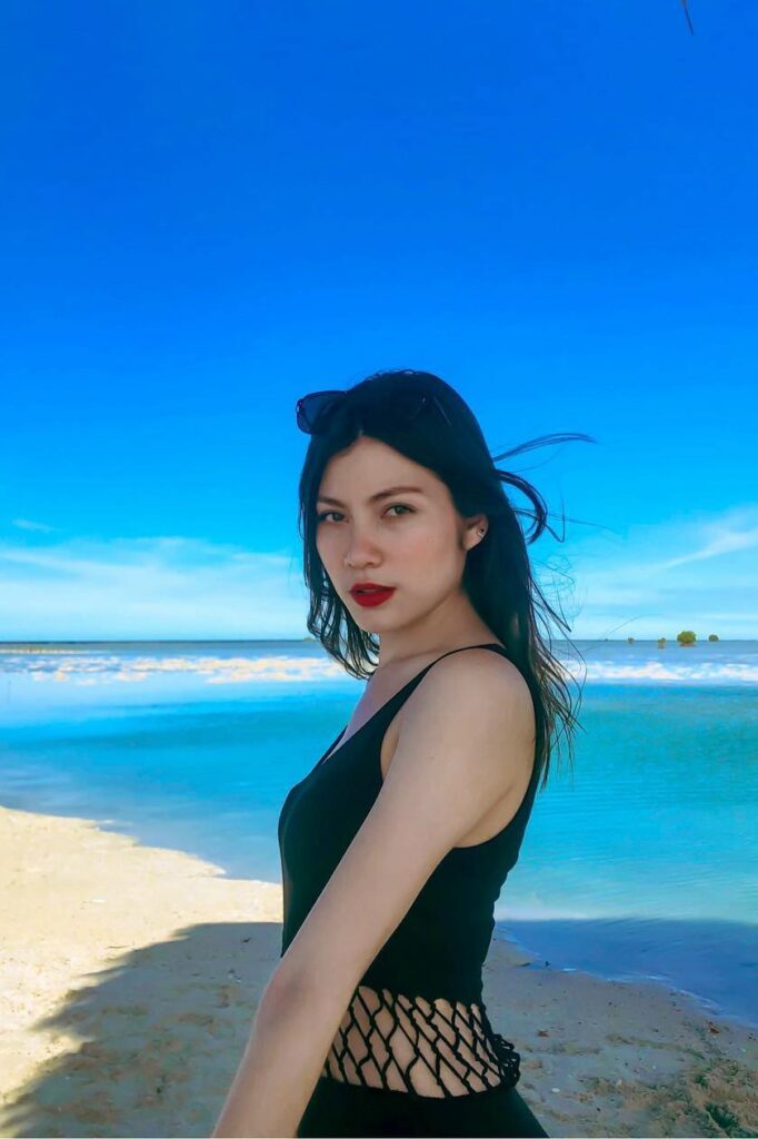 Haviza Devi Model Dan artis Seksi Ketat Mata Eksotis hot