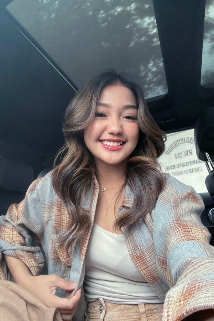 Kaos Ketat Seksi Chika Chandrika Hot Tipis