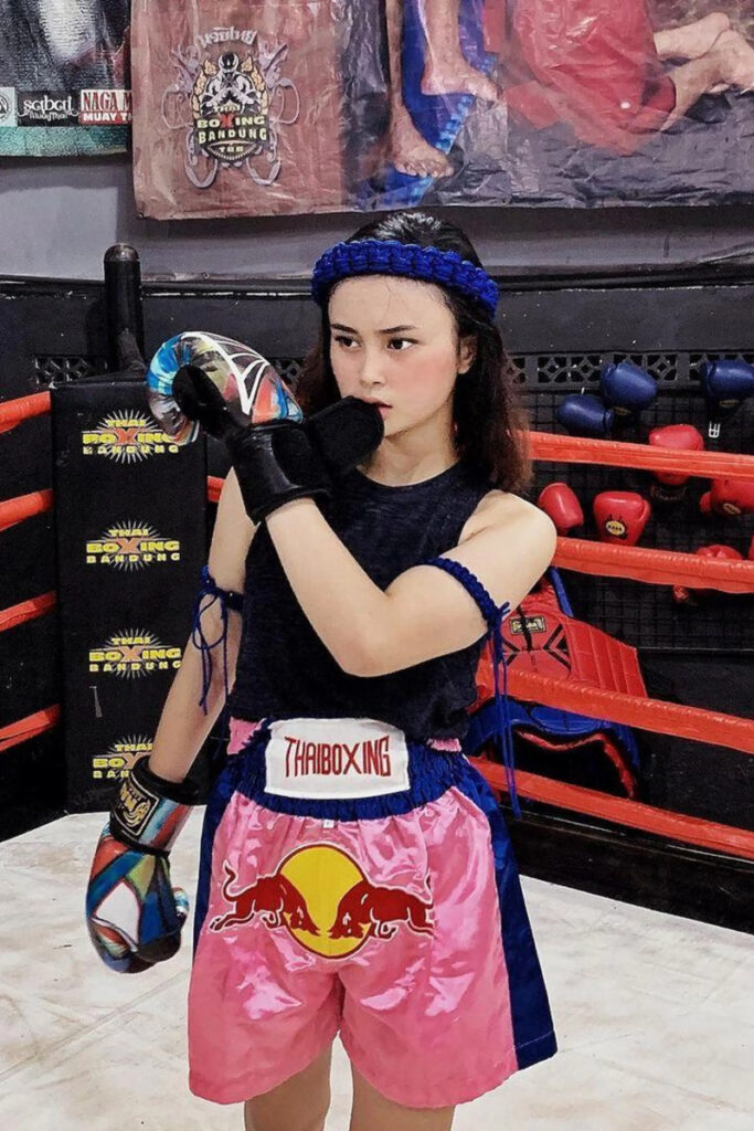 Liyan Zein seksi Mhuai Thai