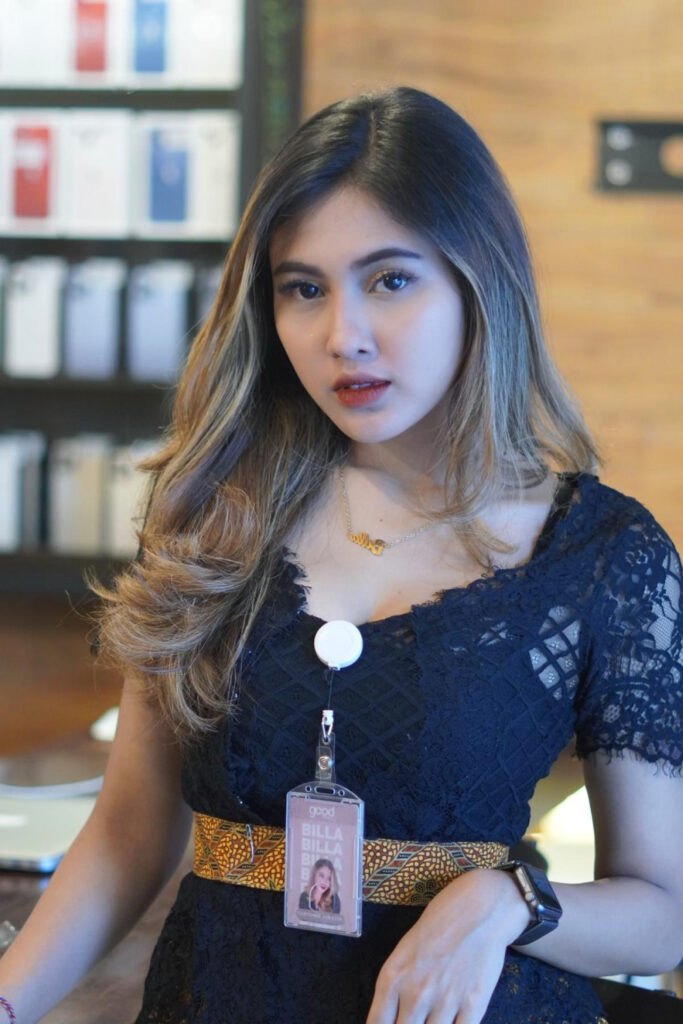 SPG Seksi Billa Reforma Devi Sensual Kebaya Bali