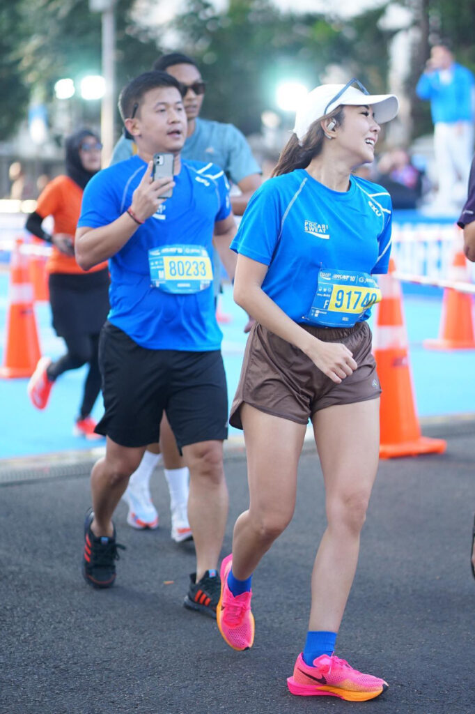 Foto Running Seksi Gisel Anastasia Kokoh China