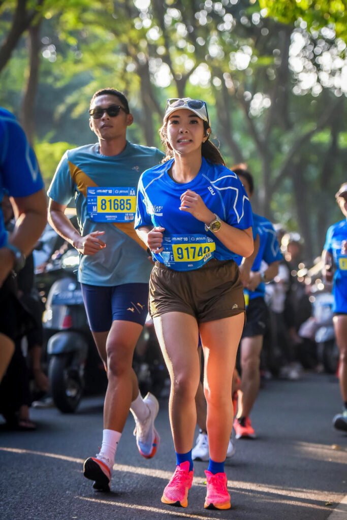 Foto Running Seksi Gisel Anastasia Leher indah