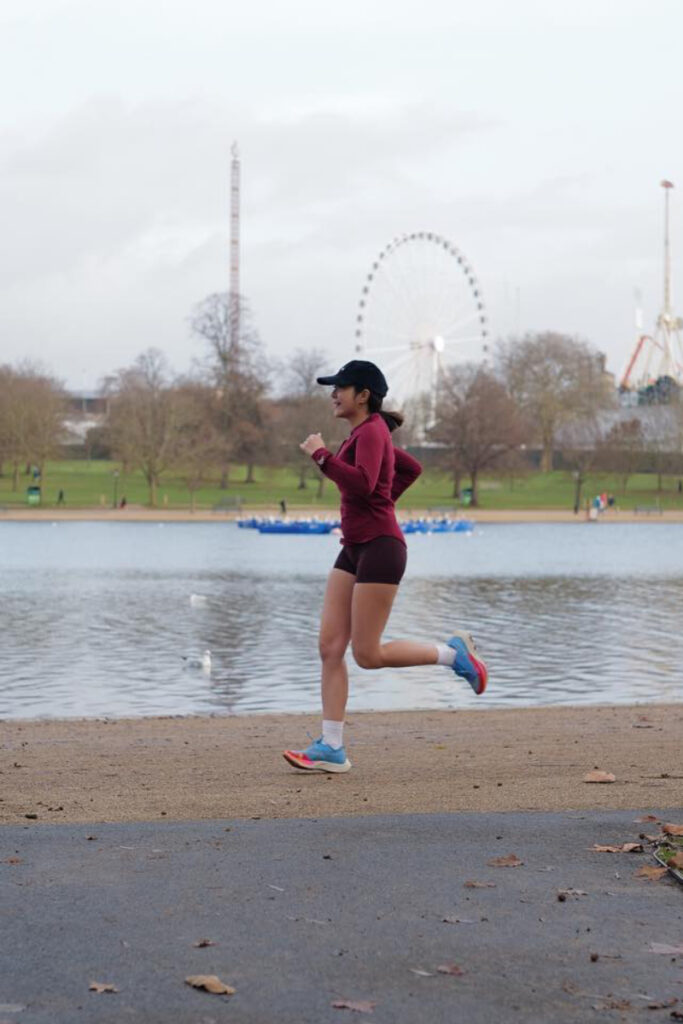 Foto Running Seksi Gisel Anastasia running