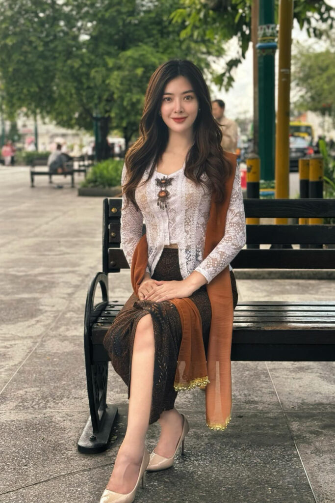Selebgram Fashion Seksi Dara Sarasvati Kebaya Putih Mahasiswi Jogja