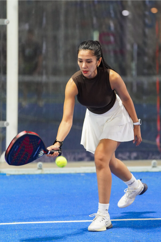 Foto Seksi Ketat Fanny Ghassani Padel Rok Mini Paha Mulus