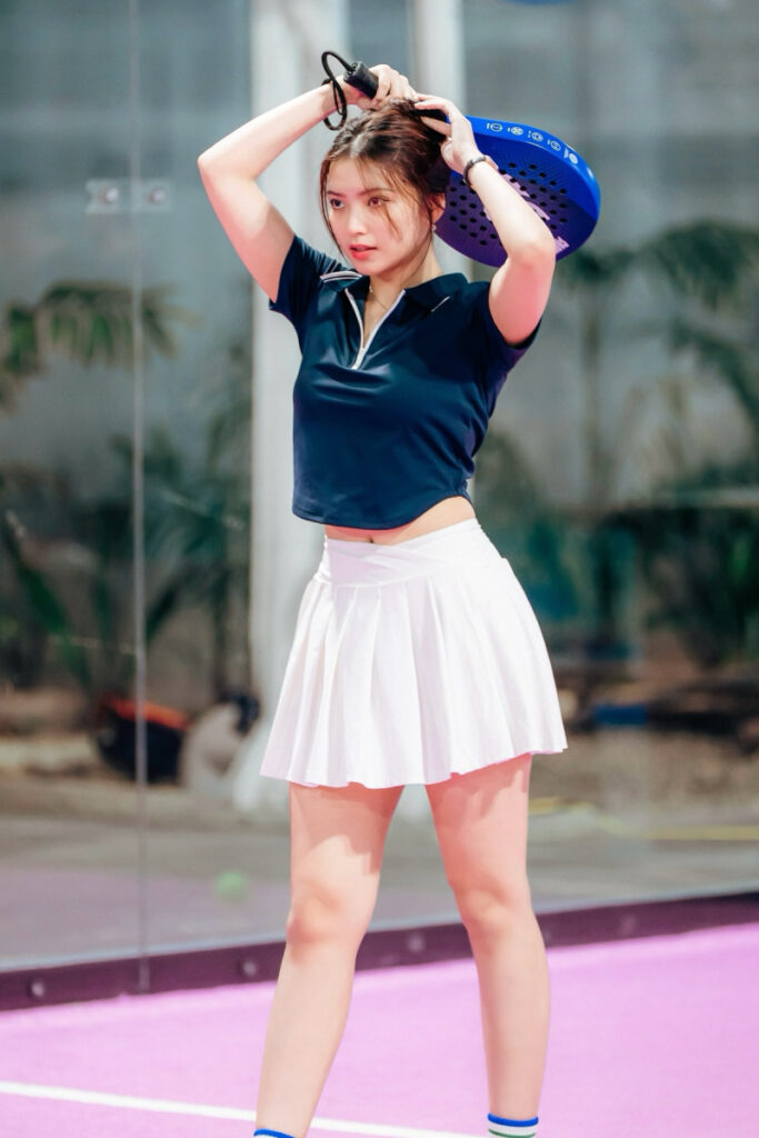 Sania Gracia JKT48 PAdel Seksi Pose ikat rambut menggoda sensual