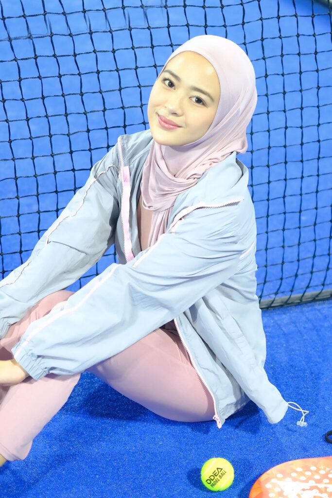 Amanda Arum Sari Seksi Run Hijab Nude Paha Mulus