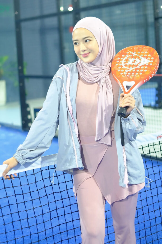 Amanda Arum Sari Seksi Run Hijab Senyuman manis