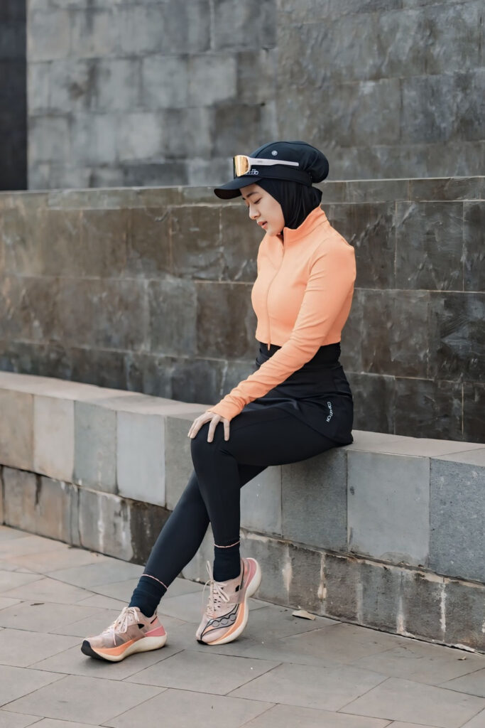 Amanda Arum Sari Seksi Run Hijab pose pasrah