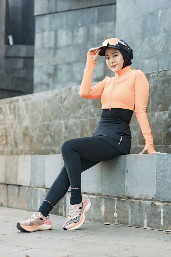 Amanda Arum Sari Seksi Run Hijab senyum manis hot