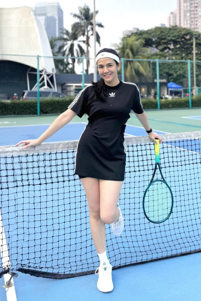 Foto Seksi Dj Putri Una Ketat Pose menggoda