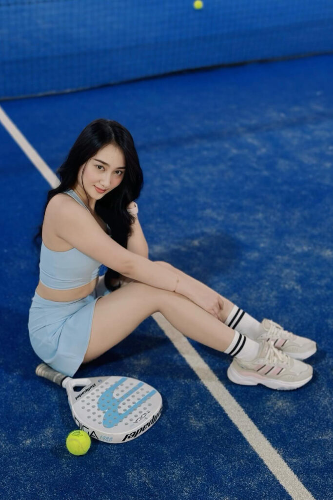 Foto Seksi Sandrina Mazaya Padel Senyum dan mata Genit penari seksi