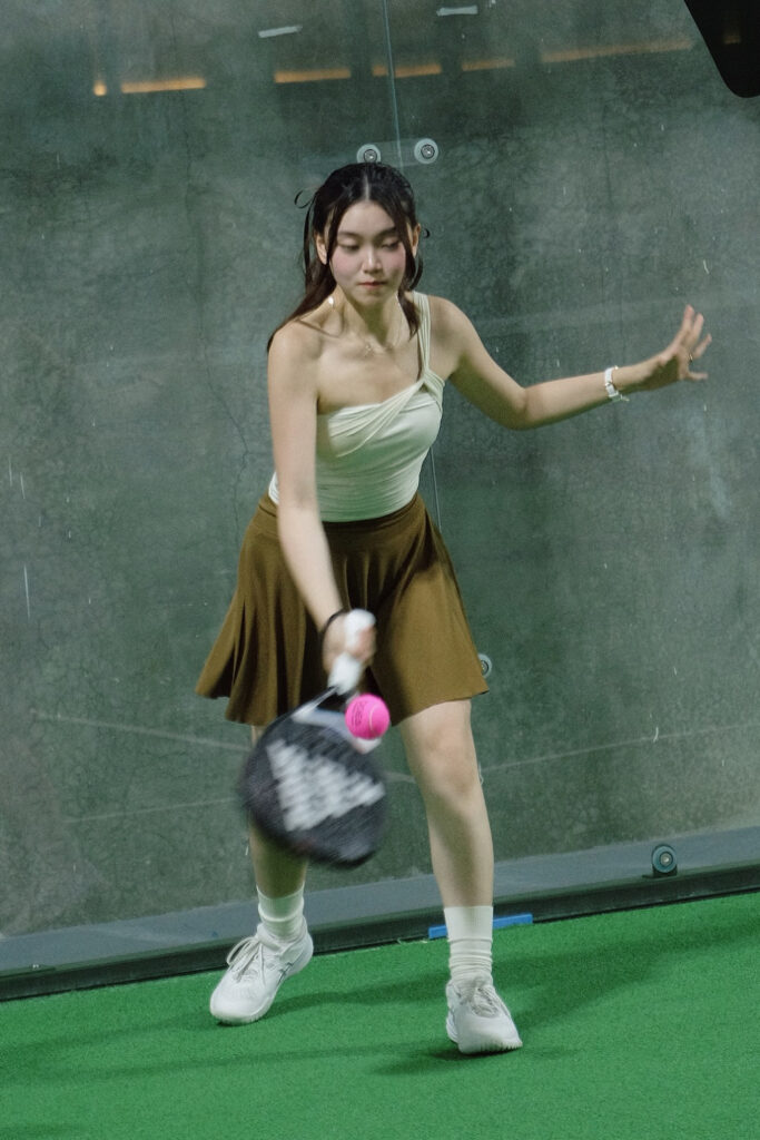 Foto Seksi 𝐕𝐚𝐥𝐞𝐧 𝐂𝐞𝐜𝐢𝐥𝐢𝐚 Cindo Padel Berkeringat