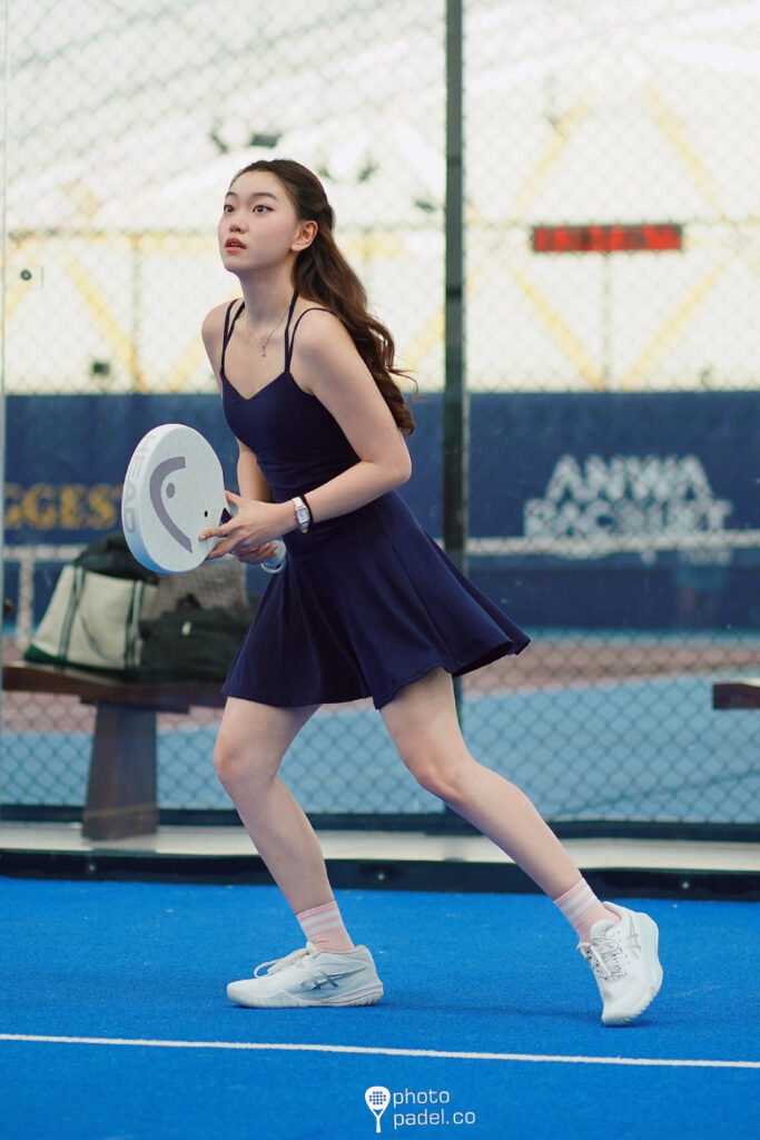Foto Seksi 𝐕𝐚𝐥𝐞𝐧 𝐂𝐞𝐜𝐢𝐥𝐢𝐚 Cindo Padel Pose keren