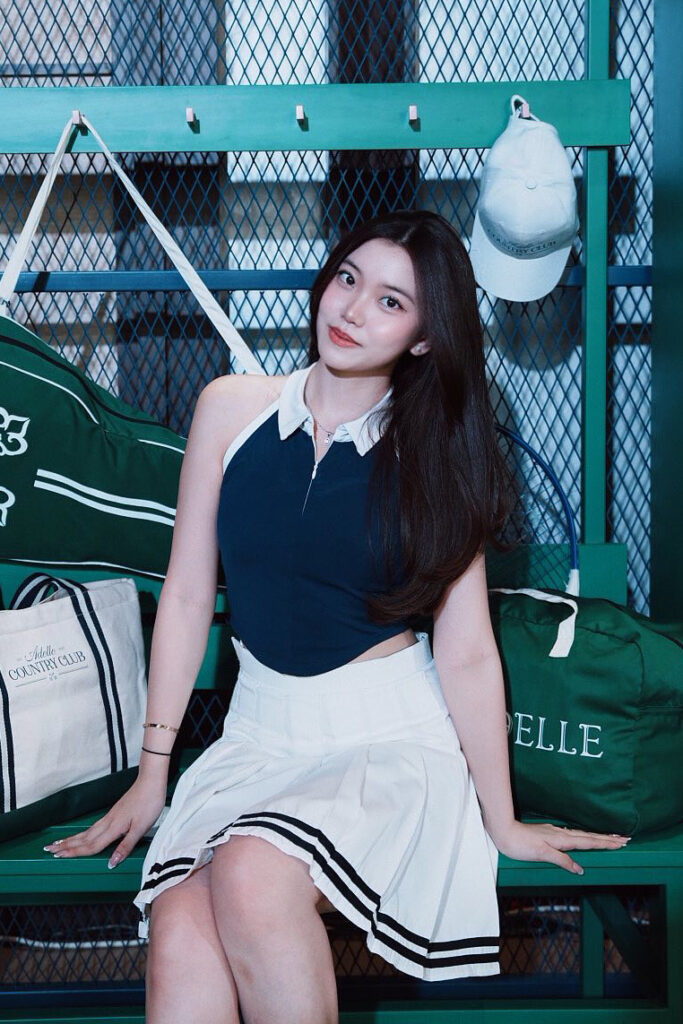 Foto Seksi 𝐕𝐚𝐥𝐞𝐧 𝐂𝐞𝐜𝐢𝐥𝐢𝐚 Cindo Padel Rok Mini Rempel