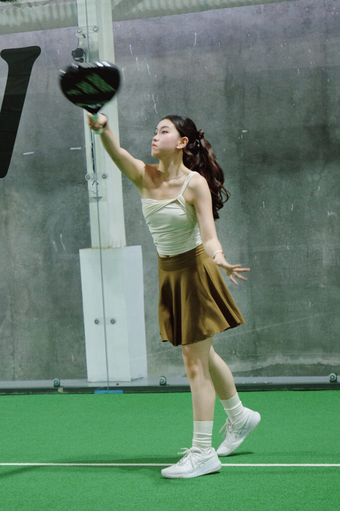 Foto Seksi 𝐕𝐚𝐥𝐞𝐧 𝐂𝐞𝐜𝐢𝐥𝐢𝐚 Cindo Padel Tanktop Seksi