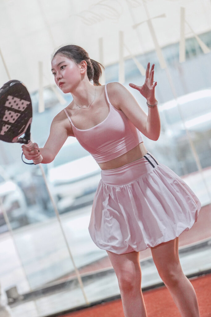 Valen Cecilia Chindo Seksi Padel Tanktop Putih