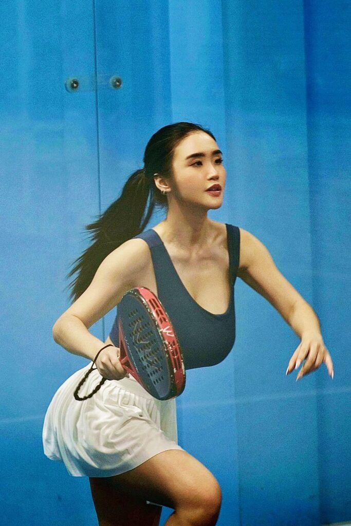 Anastasya Khosasih Aksi Hote dan Seksi Cindo Toge Main Padel