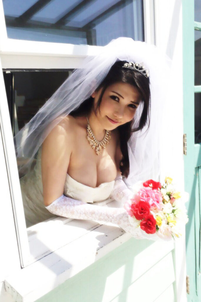 Foto Pengantin Seksi Anri Okita