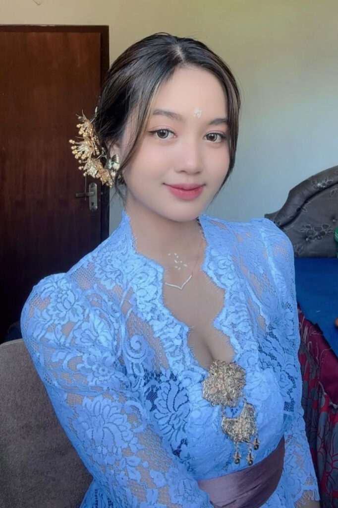 Foto seksi Jegek Bali Gadis Bali Kebaya Seksi