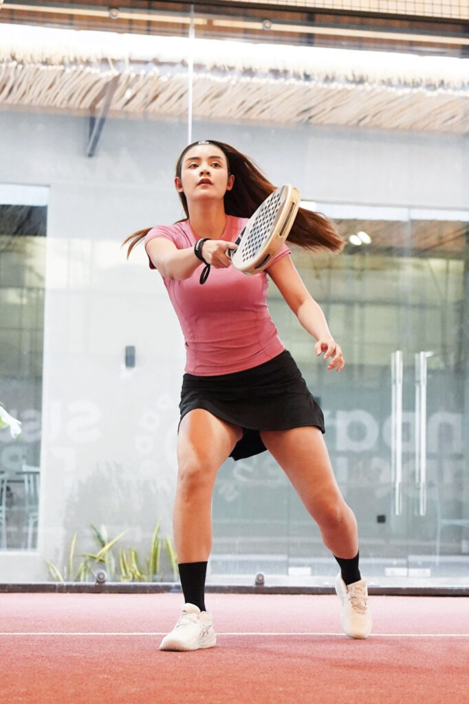 Paha Mulus Seksi Sylvia Genpati Rambut Hitam