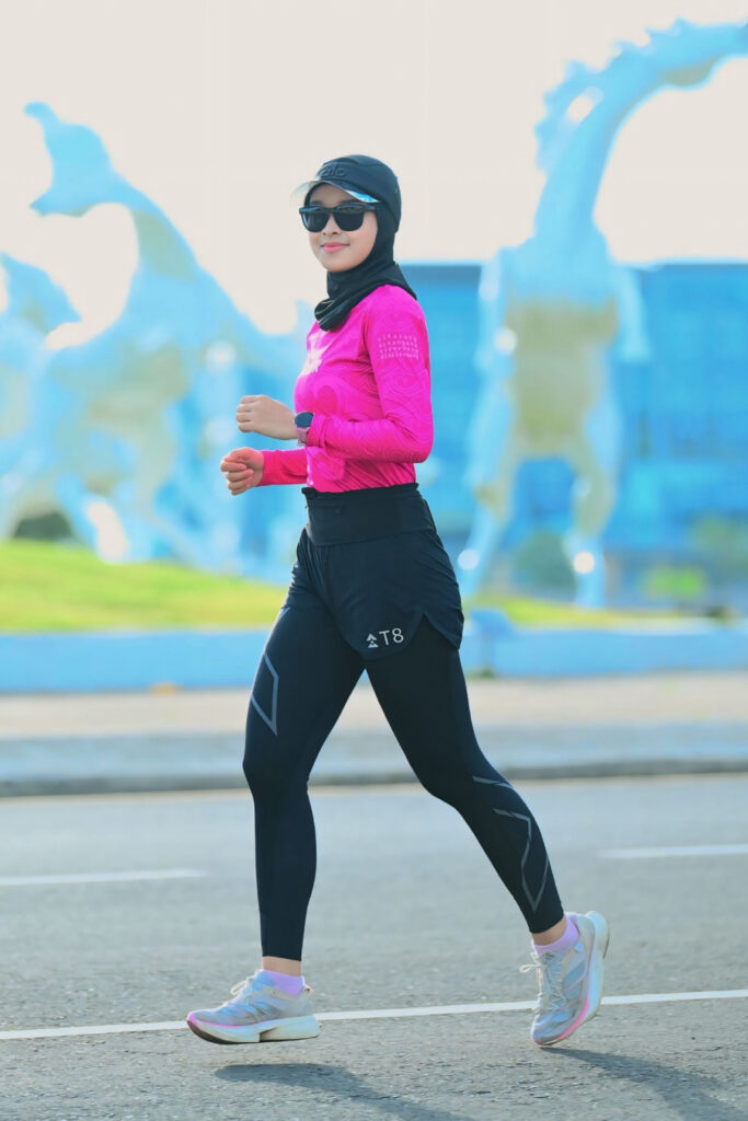 Siti Fatima Tri Selvia aka Rary Selebgram Run Marathon Pacer Makassar Hijab Bodygoals seksi