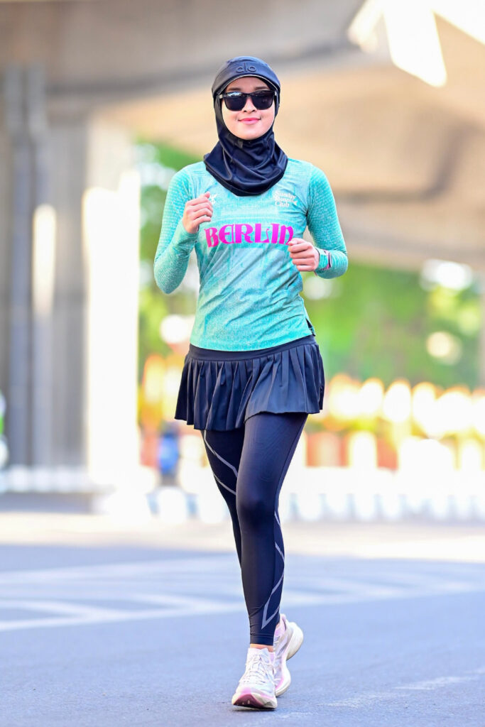 Siti Fatima Tri Selvia aka Rary Selebgram Run Marathon Pacer Makassar Hijab Pettarani