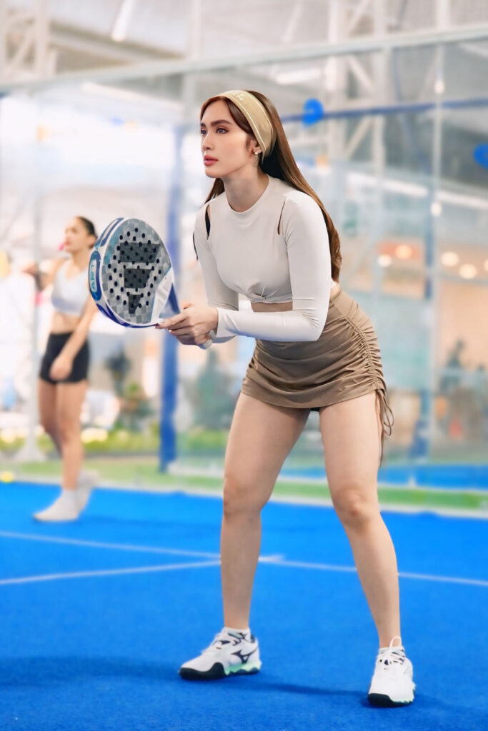 Foto Padel Seksi Intan Saumadina Paha Mulus