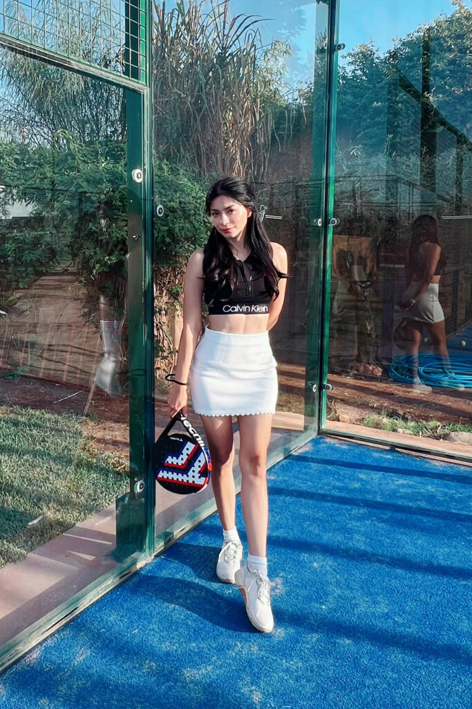 Foto Seksi Sandra Olga Main Padel Rok Mini sport bra