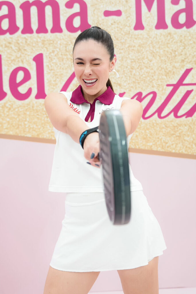 Foto seksi Wulan Guritno Padel Kedipan Mata Menggoda