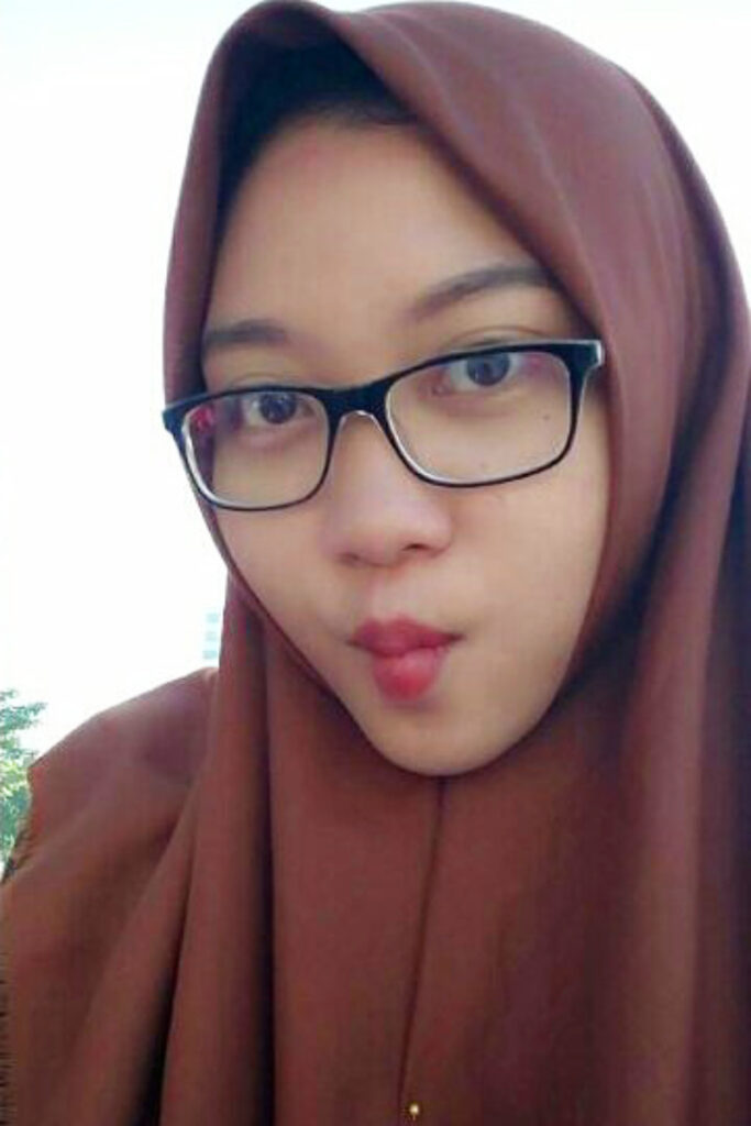 Bibir Sensual Bidan Cantik Ani Revani