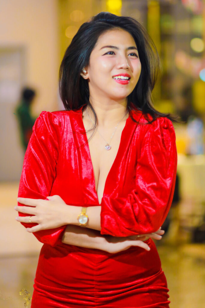 Foto Seksi Queen R Cece Anjella Toge