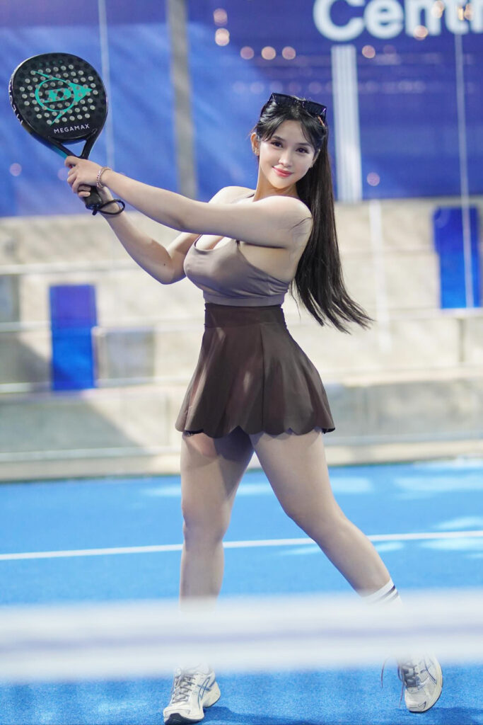 Model Seksi Amelia NS Padel Rok Mini