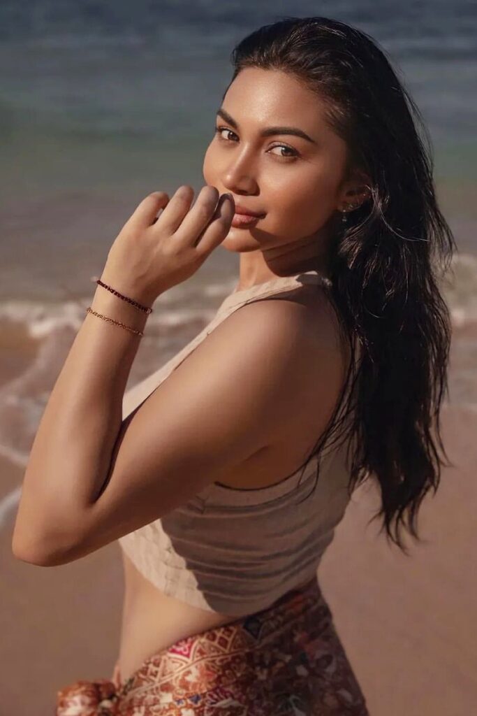 Foto Seksi Ariel Tatum Pinggul Horny