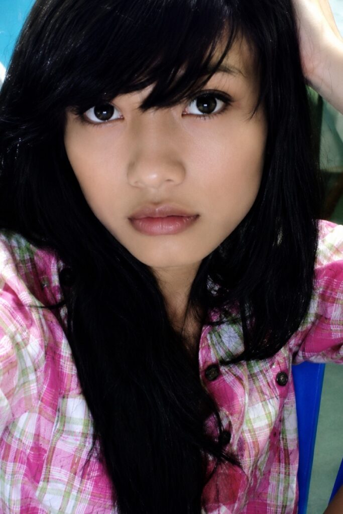 Foto Inara Rusli Seksi Buka Jilbab Selfie