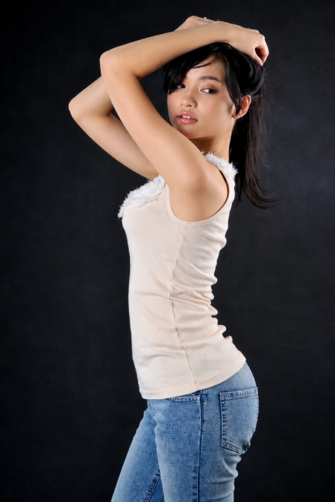 Foto Inara Rusli Seksi Buka Jilbab Tanktop Montok semok