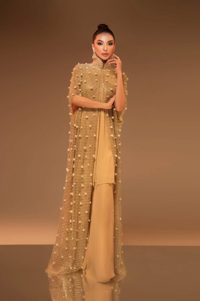 Kaftan Seksi Manohara Glamour dan Golden2