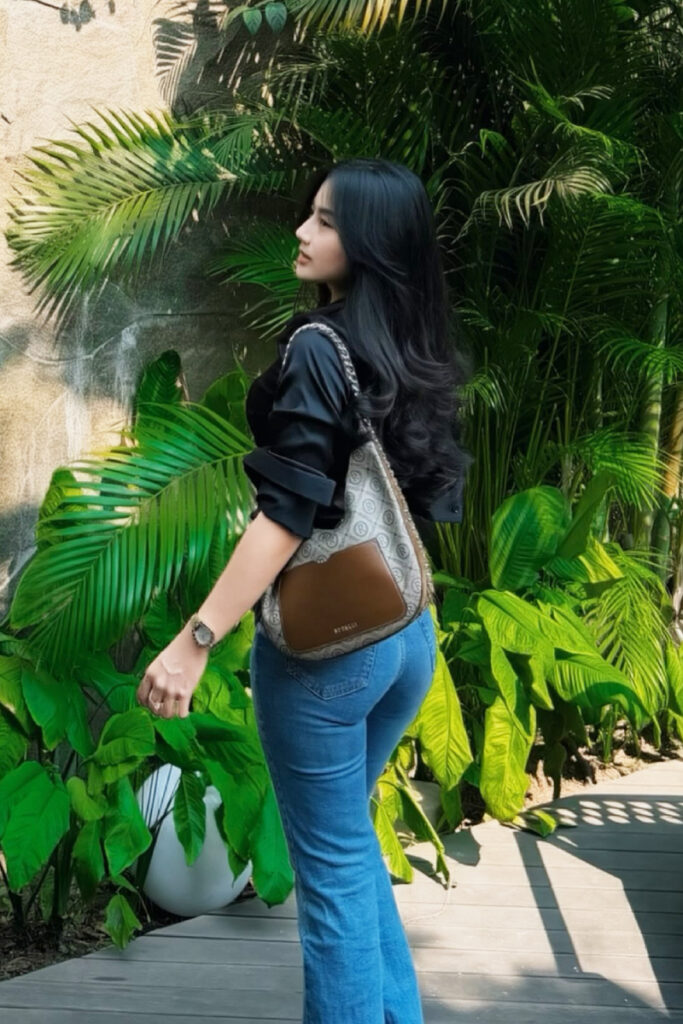 Amoura Sheba Selebgram Bigo Seksi Bokong Semok