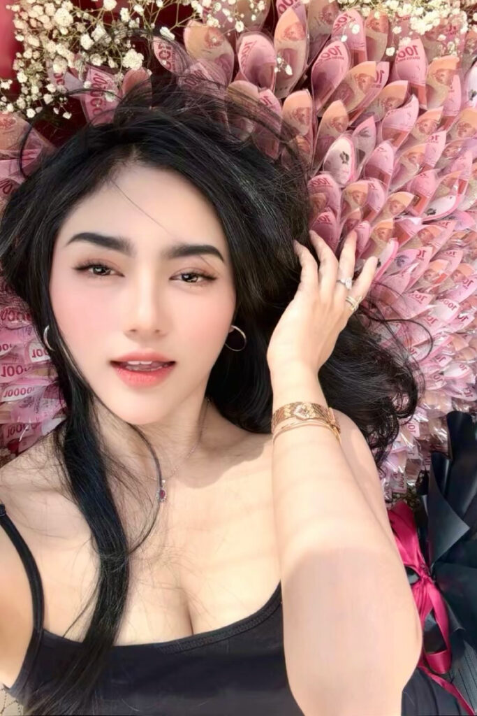 Amoura Sheba Selebgram Bigo Seksi Mimik Sensual