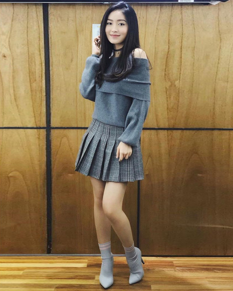 Natasha Wilona pamer paha mulus artis FTV