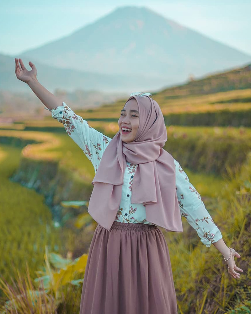 Tips Hunting Foto  di Sawah oleh Model  dan Cewek IGO Cantik 