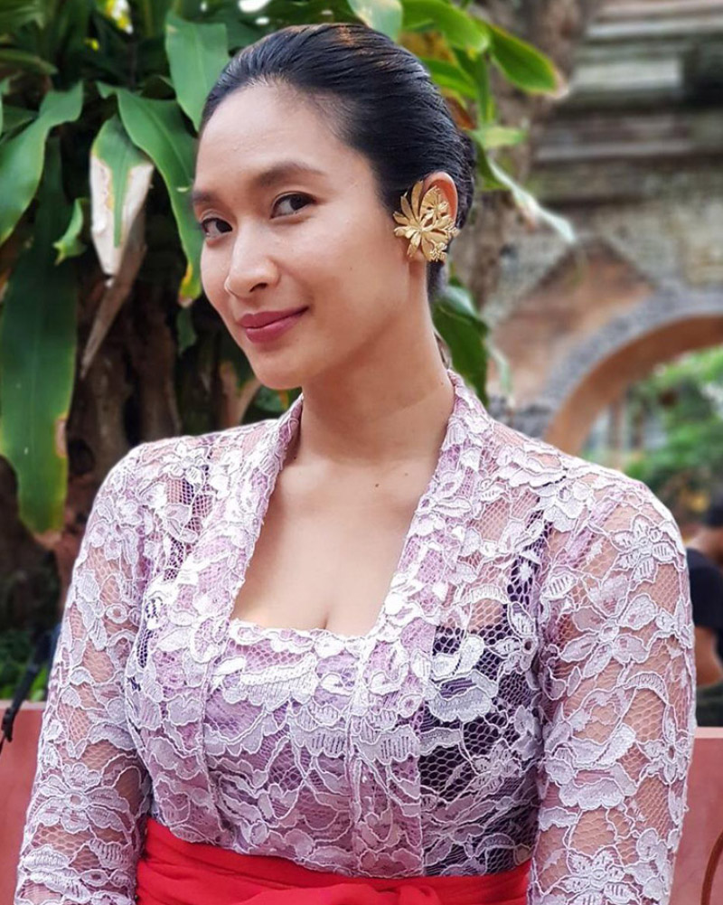 Kebaya Trasidional Seksi Bali Manis Happy Salma