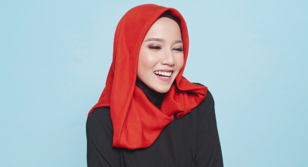 Kumpulan Foto Cewek IGO dan Mahasiswi Pakai Hijab Merah dan Jilbab