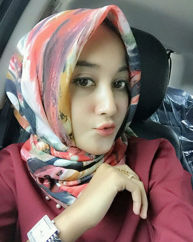 Kumpulan Foto Cewek Igo Hijab Selfie Yang Cantik Dan Manis Terbaru